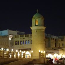 タクシーはこのモスクの前でつかまえました