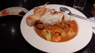 カレーは美味しいけどナンはなんだか