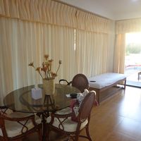 リビングの向こう側がテラス