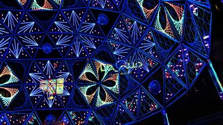 闇夜の万華鏡を見に行こう♪バレンタイン・デートにもお勧め