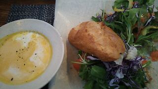 ランチタイム賑わってます