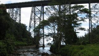 ハカラウの鉄橋