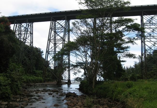 ハカラウの鉄橋