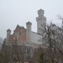 雪が降り始めた時に見えてきたノイシュヴァンシュタイン城
