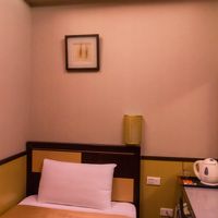 窓が無く、トランクを開けるといっぱいいっぱいです