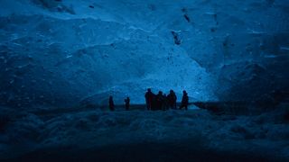 冬限定で現れる氷の洞窟
