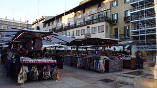 屋台がたくさん