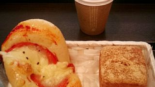 駅構内で便利でした