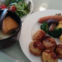 朝食ブッフェにたこ焼きとおでん