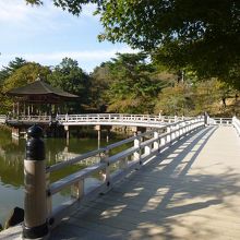 橋は南北両方から。