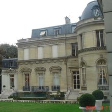 外観も派手ではないけれど落ち着いていてきれいです。