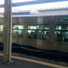 日本海ひすいラインの列車は泊駅まで走ります。