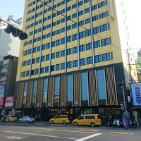 高雄駅のすぐ近く