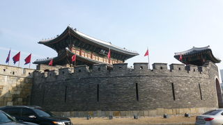 「水原華城」への入口のです！