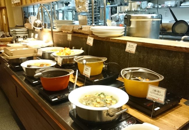野菜メインのバフェレストラン