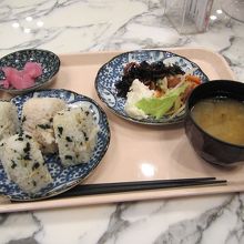 炭水化物以外もバランス良く食べることができそう