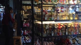 10時ごろには人ごみがひどくなる。