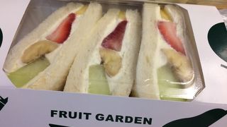フルーツサンド美味しいっ！