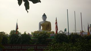 意外に大きな寺院