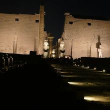 スフィンクス参道から見たルクソール神殿