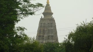 静かにくつろげる場所