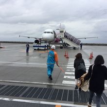 搭乗はPeach関空と同じくタラップで。