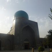 巨大なモスク