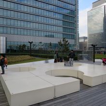 まさに屋上庭園ですね