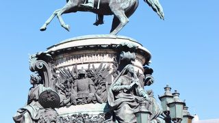 イサク聖堂建築に携わった生涯