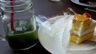 ドリンクバーに青汁