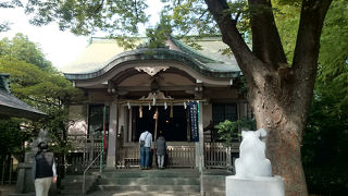 ネズミの狛犬が回ります