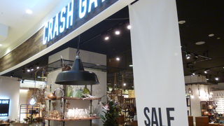 丹精込めて作り上げた家具。