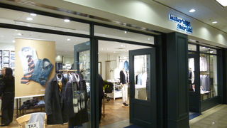 お手頃価格でドレスシャツが購入できます。