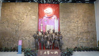 自画自賛の意味が良くわかる展示です。