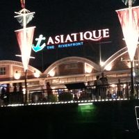 アジアンティークやリバーシティーへもシャトルボートで行けます