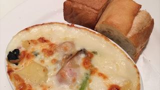 ここでのおすすめは、牡蠣のグラタンですね。新鮮な牡蠣を使っていておすすめです。