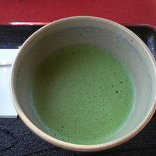 抹茶です。淡い緑色で、落ち着いた味です。香りは強くありません