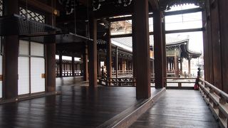 広い境内に見どころ多い