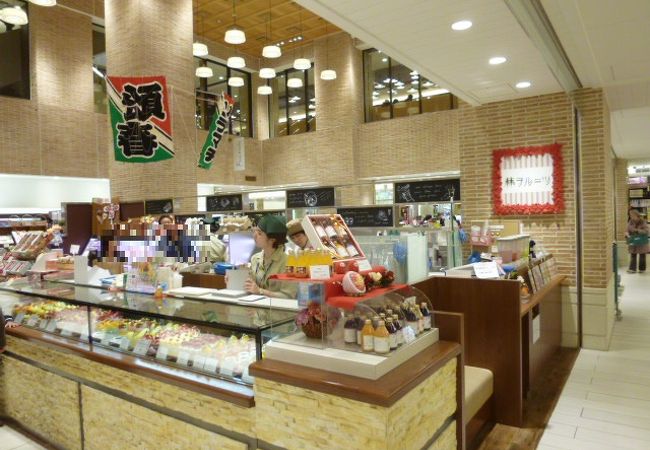 フルーツジュースやフルーツを使ったデザートなども