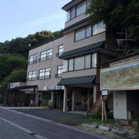 石山温泉旅館月乃家山荘、外観。