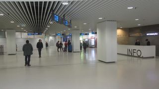 マカオ政府観光局インフォメーションカウンター（外港フェリーターミナル到着階）