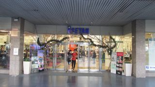 クリスマスシーズンの伊勢丹