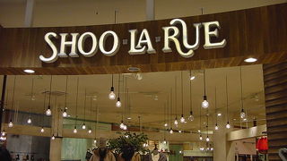 カジュアルなファッションショップ