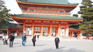 平安神宮へと入る門