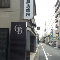 麩屋町通です。このような看板を目印にしてください。