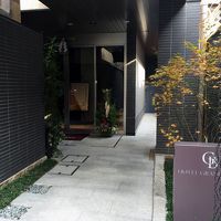 麩屋町通にホテルへの入口があります。