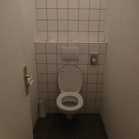 トイレはバスルームとは独立してあった