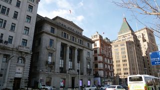 和平飯店南楼のすぐ隣