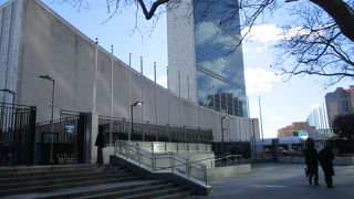 国旗がないと残念すぎる国連本部