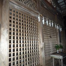 格子戸を覗いてみよう